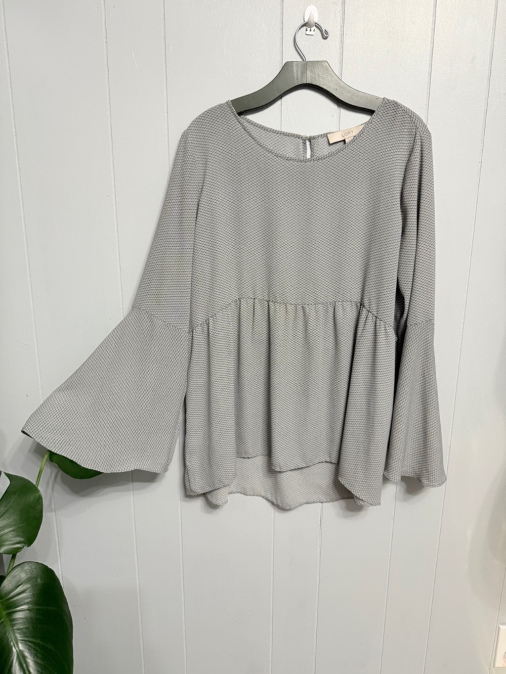 #17) NWOT Light Gray Waffle Knit Bell Sleeve Peplum Top